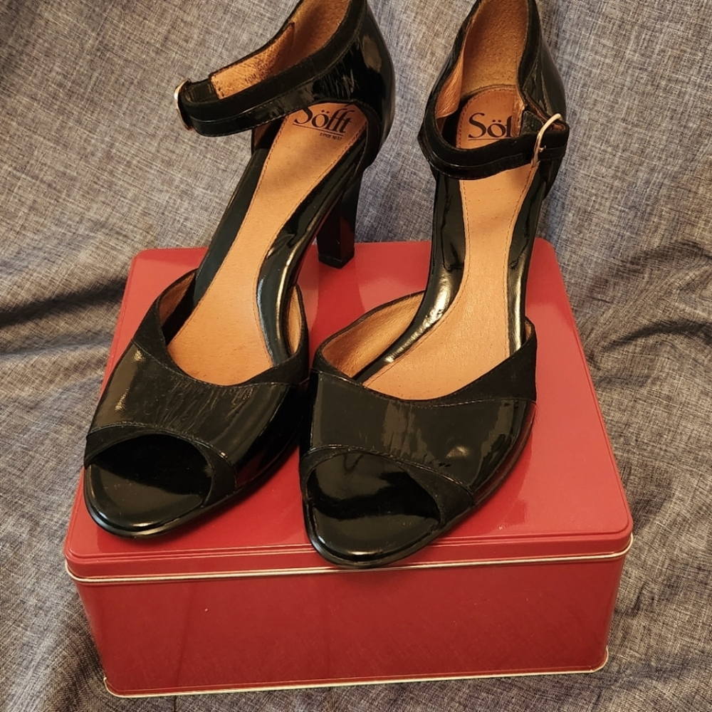 Sofft heals patent leather suede